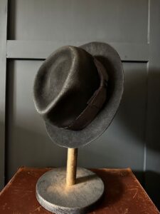 Hat with a bow by Hull & Sons